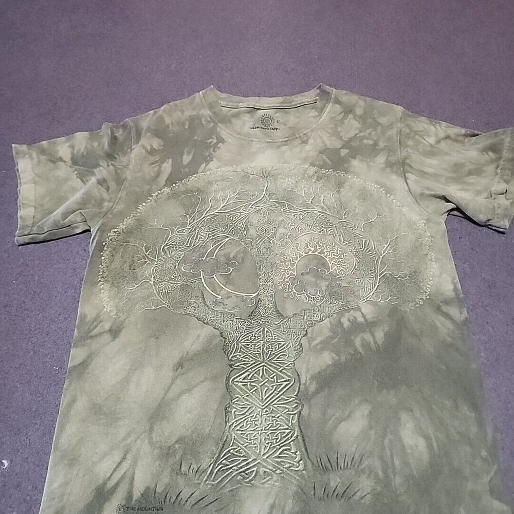The Mountain Celtic Tree Design Green Adult Small short sleeve Cotton T-shirt